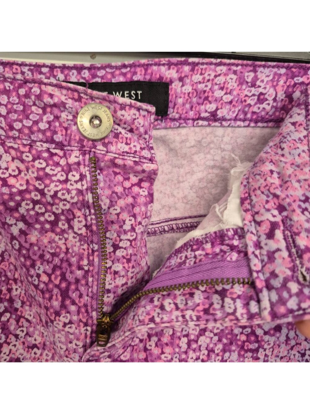 Nine West Women's Pink & Purple Printed Skinny Leg Capris Size 18W - Picture 4 of 7